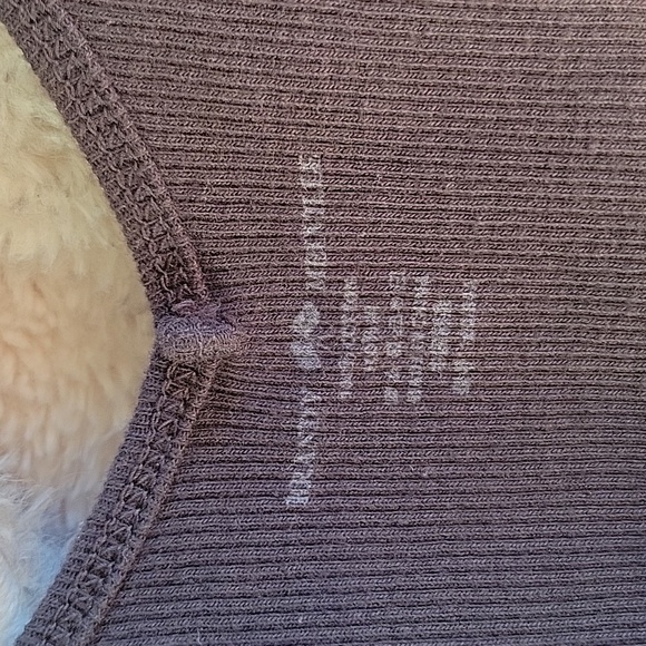 Brandy Melville crop tp knit - Picture 4 of 4